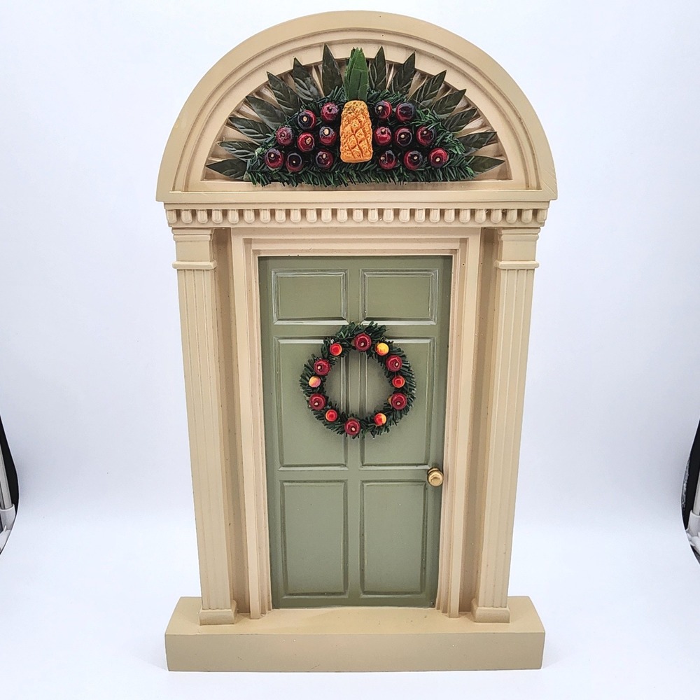 Byers Choice Carolers Front Door Green with Wreath Apple Wreath 2006 & Supports